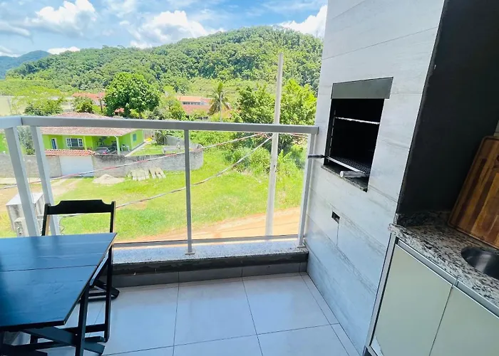 Apto novo com piscina em - Praia Maranduba